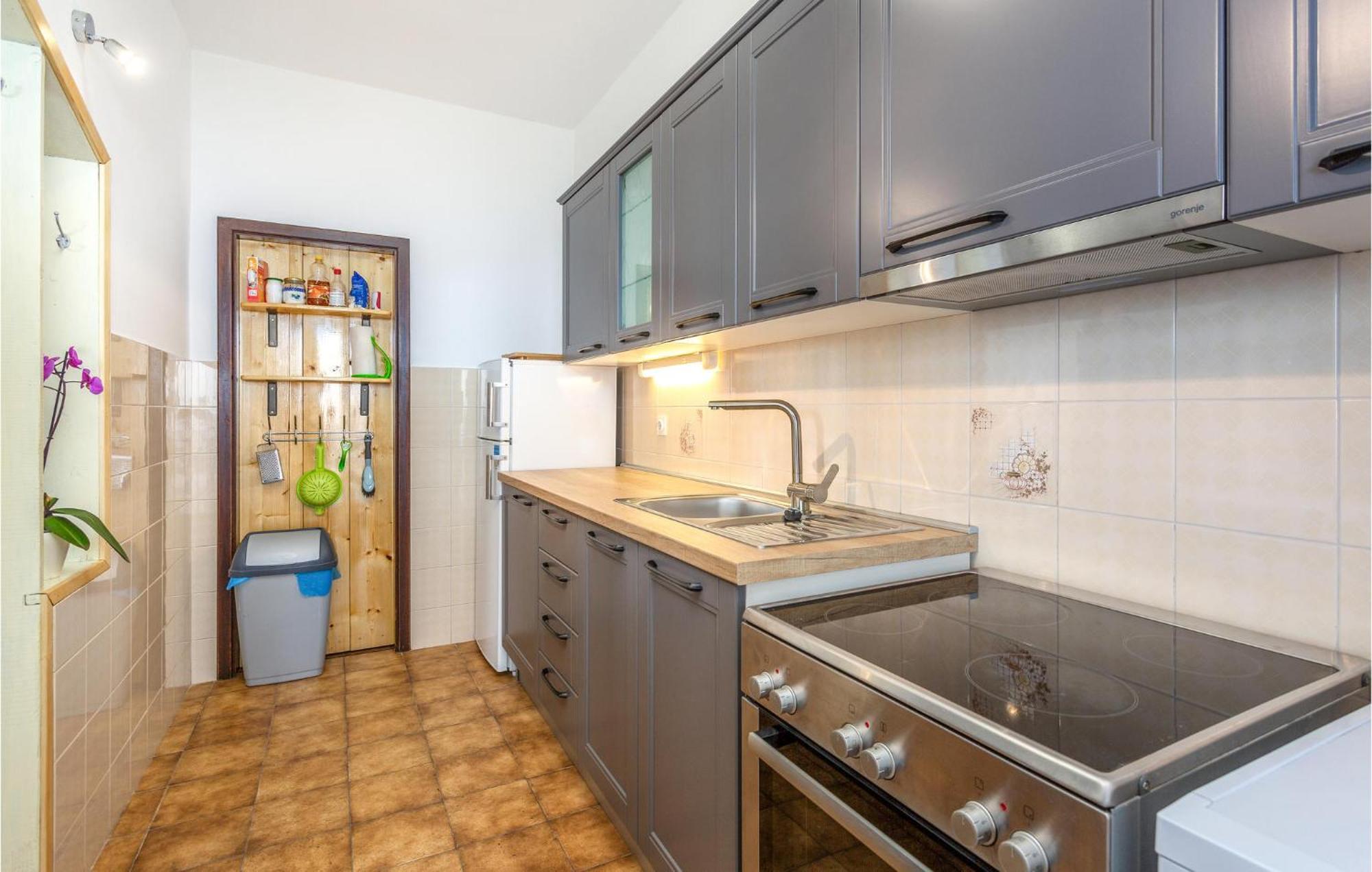 Nice Apartment In Lovran With Kitchen Εξωτερικό φωτογραφία